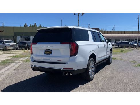 New 2026 GMC Yukon XL Denali w/ Denali Reserve Package AWD/4WD image 2