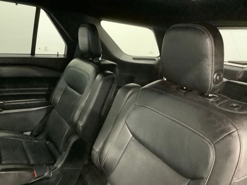 Used 2020 Ford Explorer Limited image 7