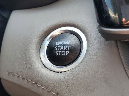 Used 2021 Toyota Highlander XLE image 33