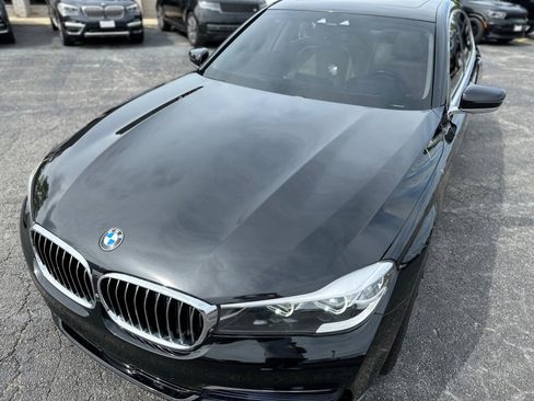 Used 2016 BMW 740i w/ Executive Package 2 RWD image 9