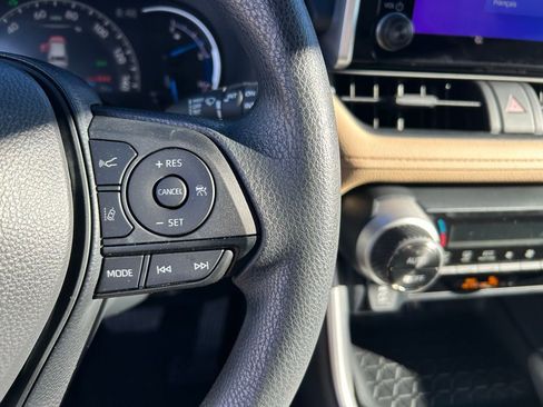 Used 2025 Toyota RAV4 XLE image 21