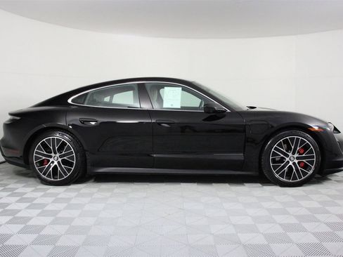 Used 2022 Porsche Taycan 4S image 8