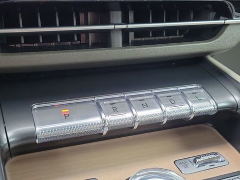 Certified 2024 Lincoln Nautilus Reserve image 28