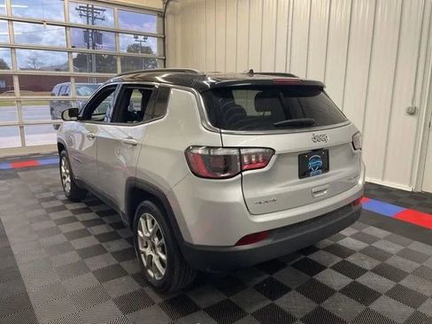 Used 2025 Jeep Compass Limited AWD/4WD image 5