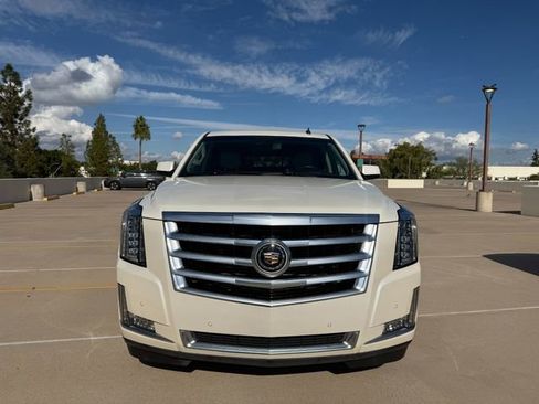 Used 2015 Cadillac Escalade Premium image 8