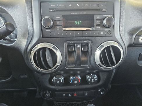 Used 2013 Jeep Wrangler Sahara w/ Connectivity Group AWD/4WD image 22