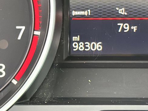 Used 2017 Volkswagen Golf 4-Door FWD image 27