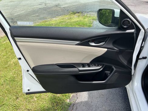 Used 2020 Honda Civic EX image 12