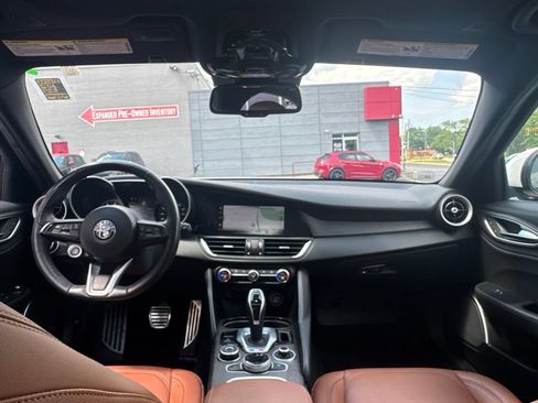 Used 2022 Alfa Romeo Giulia Ti AWD/4WD image 32
