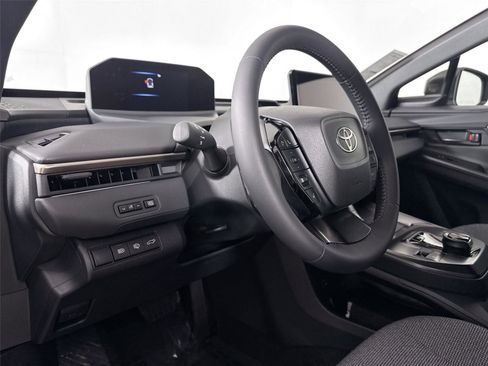 Certified 2026 Toyota bZ image 4