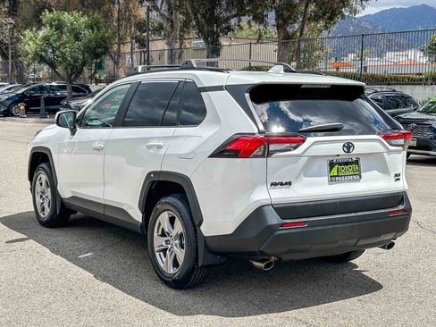 Used 2022 Toyota RAV4 XLE w/ Convenience Package AWD/4WD image 8