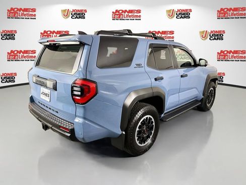 Used 2025 Toyota 4Runner TRD Off-Road Premium AWD/4WD image 19