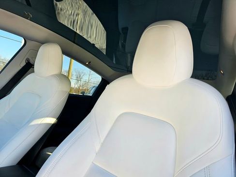 Used 2023 Tesla Model Y Long Range image 20