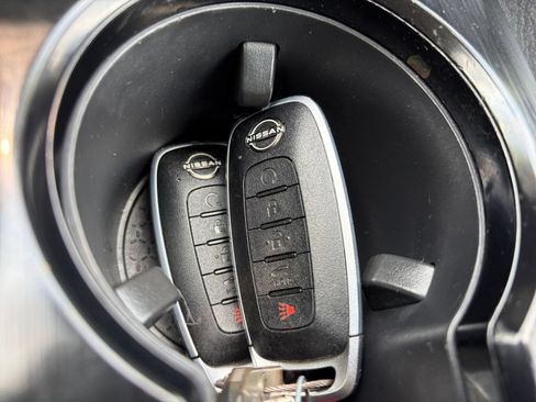 Used 2025 Nissan Rogue SV AWD/4WD image 21