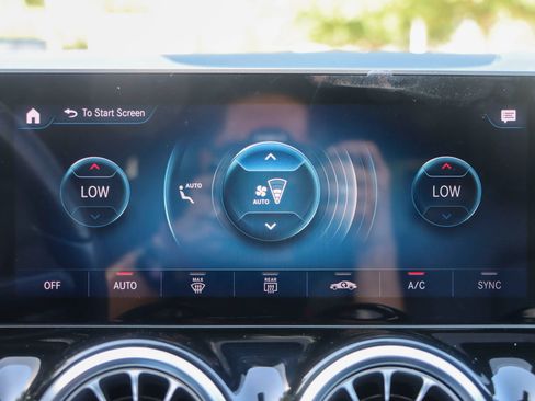 Used 2021 Mercedes-Benz GLA 250 w/ Premium Package image 39