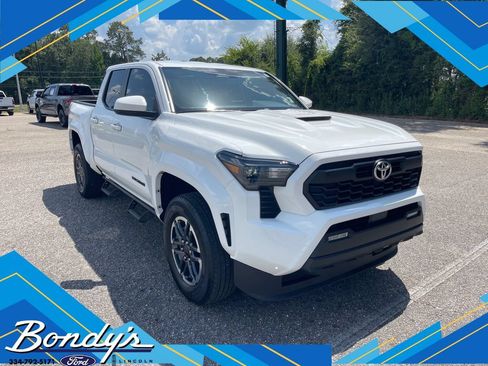 Used 2025 Toyota Tacoma TRD Sport RWD image 1