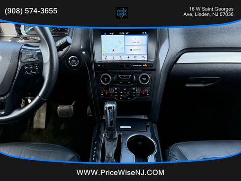 Used 2017 Ford Explorer XLT w/ Equipment Group 202A image 15