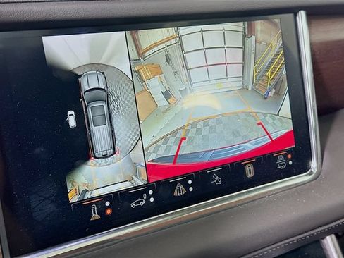 Certified 2024 GMC Yukon Denali Ultimate AWD/4WD image 18