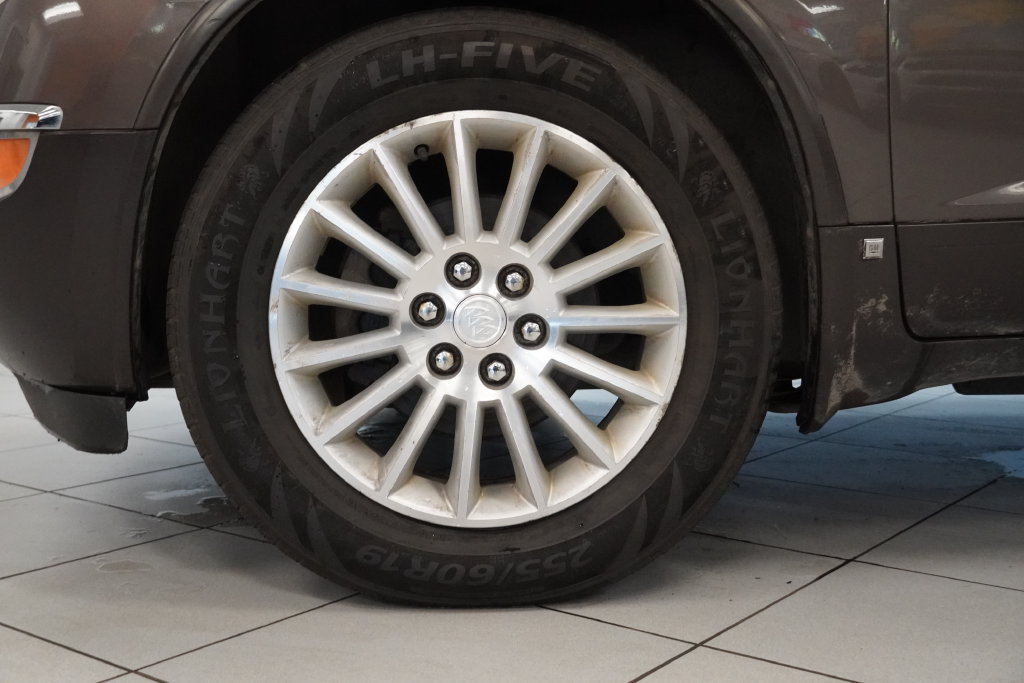 Used 2008 Buick Enclave CXL w/ Entertainment Package #3 FWD image 66