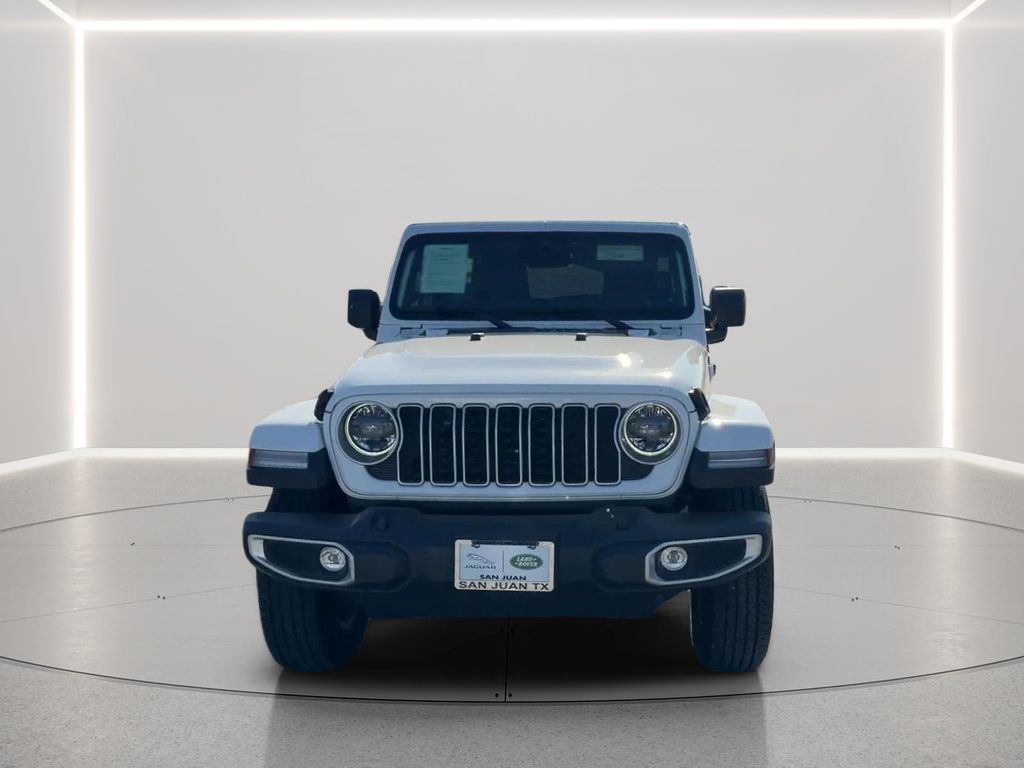 Used 2026 Jeep Wrangler Unlimited Sahara AWD/4WD image 2