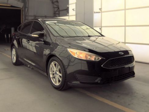 Used 2017 Ford Focus SE FWD image 6