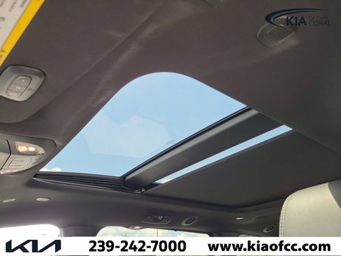 Used 2026 Chrysler Pacifica Limited FWD image 22