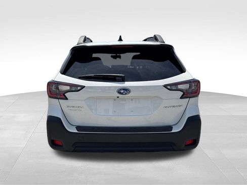 Used 2023 Subaru Outback Premium AWD/4WD image 6