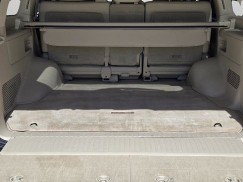 Used 2020 Lexus LX 570 4WD w/ Luxury Package image 41