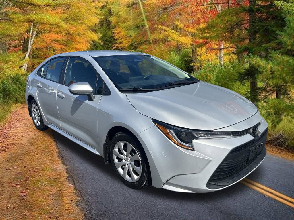 Used 2024 Toyota Corolla LE FWD image 3