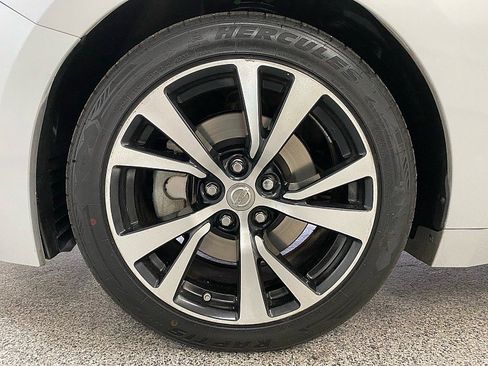 Used 2018 Nissan Maxima 3.5 SV image 23