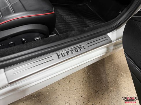 Used 2016 Ferrari California T image 33