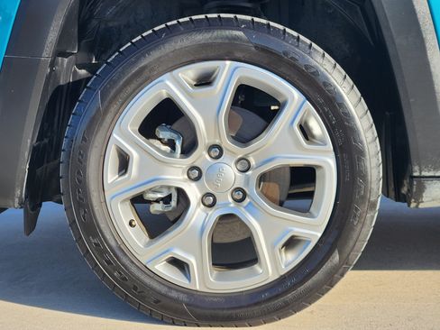 Used 2022 Jeep Renegade Limited image 11