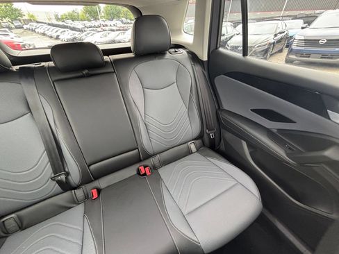 Used 2026 Volkswagen Tiguan SE AWD/4WD image 38