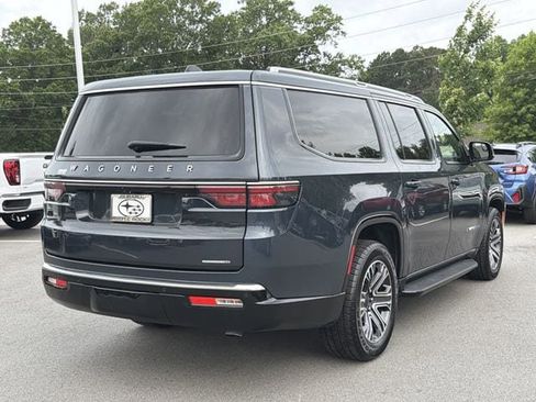 Used 2024 Jeep Wagoneer L Series II w/ Flexible Seating Group AWD/4WD image 3