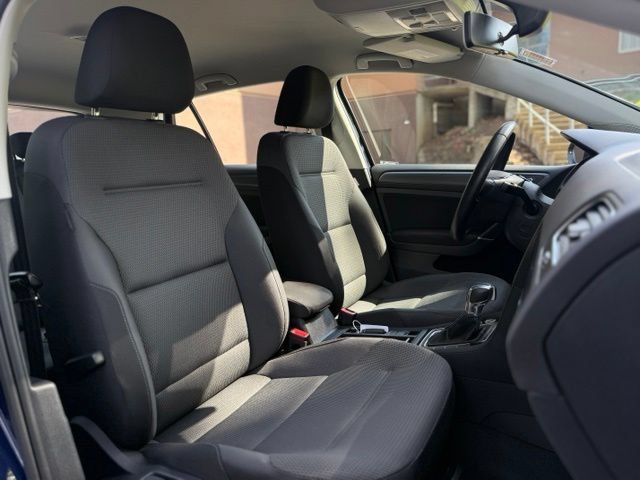 Used 2019 Volkswagen e-Golf SE FWD image 13