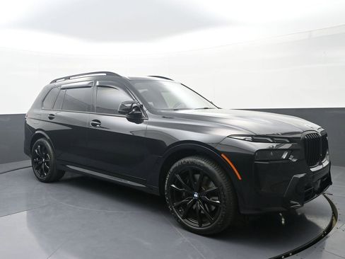 Used 2025 BMW X7 M60i AWD/4WD image 3