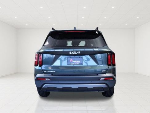 Used 2023 Kia Sorento S AWD/4WD image 5