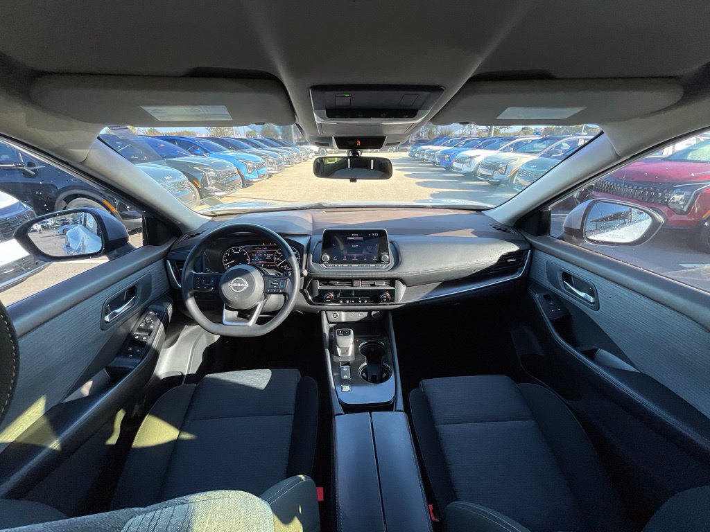 Used 2023 Nissan Rogue SV FWD image 21