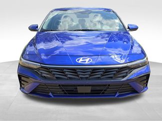 Used 2025 Hyundai Elantra SEL FWD video 3