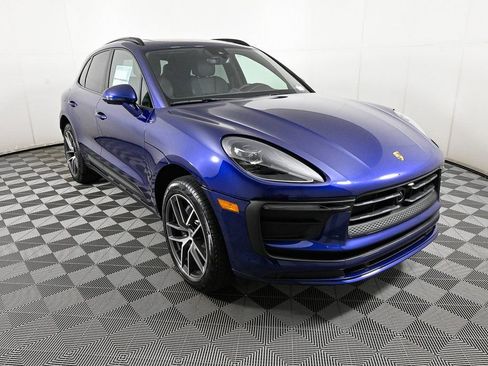 Used 2025 Porsche Macan image 28
