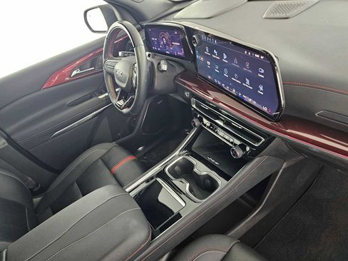 Used 2024 Chevrolet Traverse RS AWD/4WD image 11