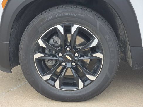 Used 2023 Chevrolet TrailBlazer LT FWD image 13