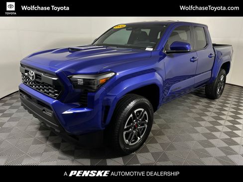 Certified 2025 Toyota Tacoma TRD Sport AWD/4WD image 1