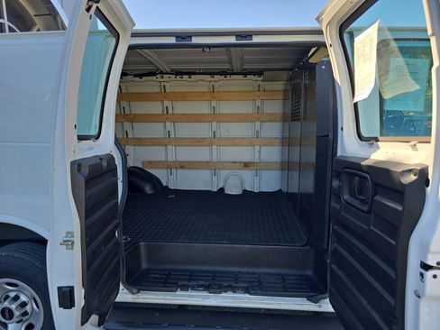 Used 2023 GMC Savana 2500 Work Van w/ Driver Convenience Package image 13