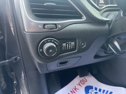 Used 2019 Jeep Cherokee Latitude Plus w/ Comfort/Convenience Group image 16