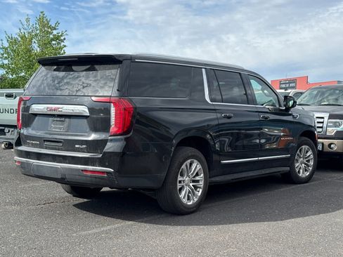 Used 2023 GMC Yukon XL SLT AWD/4WD image 4