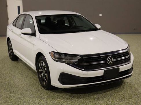Used 2022 Volkswagen Jetta S image 1