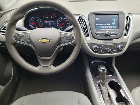 Used 2018 Chevrolet Malibu LT FWD image 22