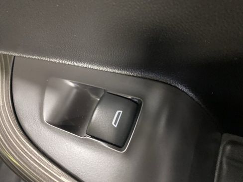 Used 2020 GMC Acadia SLT w/ Driver Alert Package II image 15