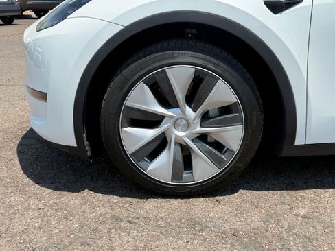 Used 2023 Tesla Model Y Long Range AWD/4WD image 6